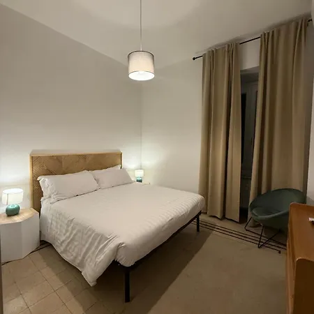 Pietra Apartment,colosseo *